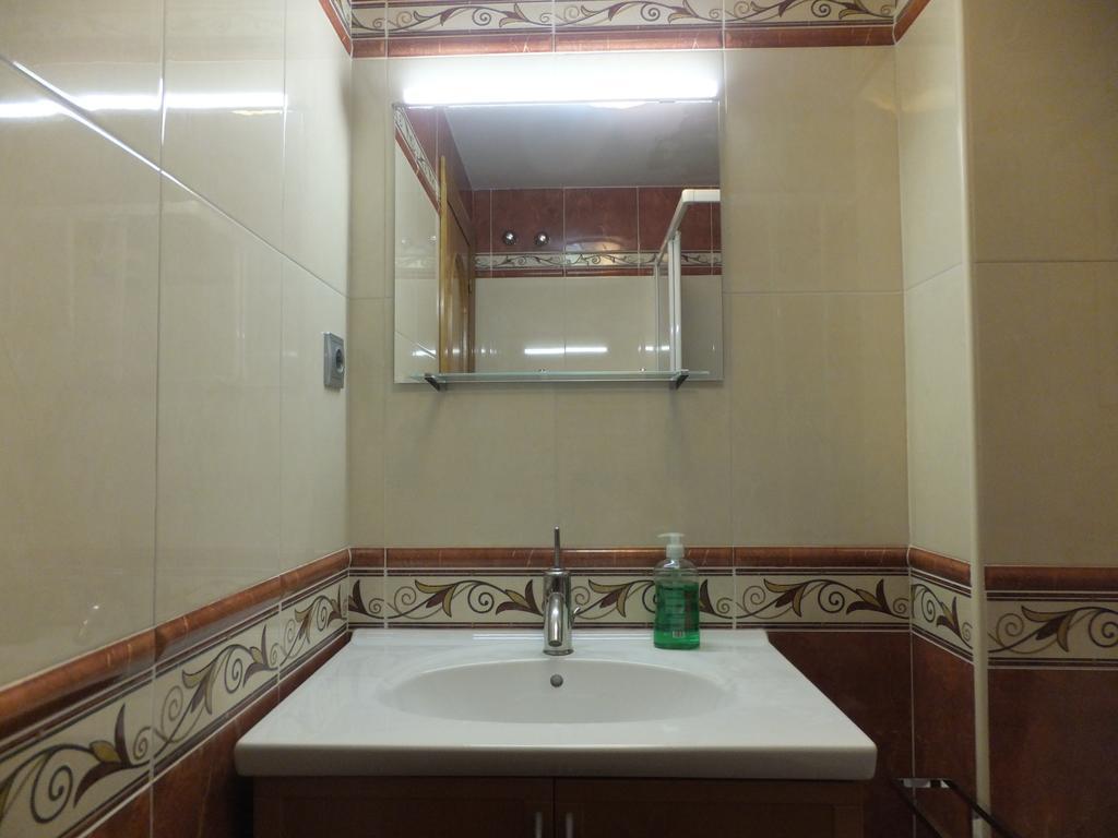 Www Apartamento Conde De Leon Wordpress Com Parking Opcional Екстер'єр фото